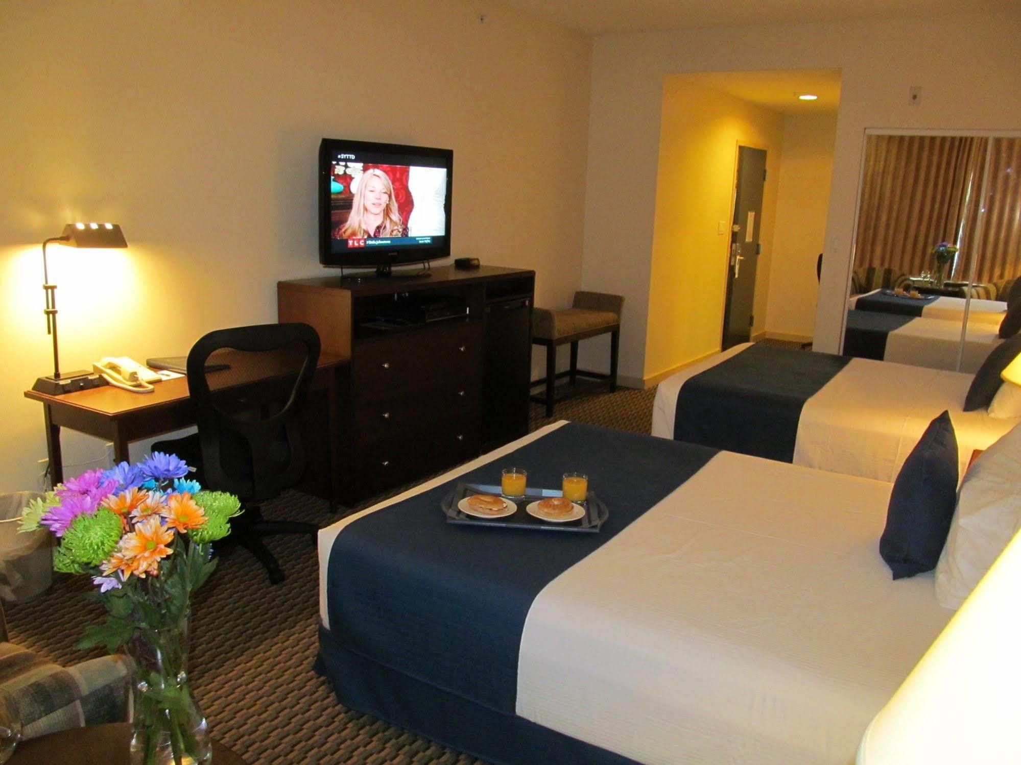 Ocean Promenade Hotel
